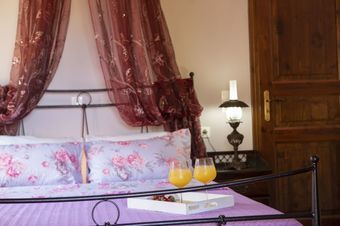Traditional Family Villas ideal for 15 people, sea view & 3 private pools!