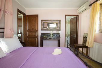 Traditional Family Villas ideal for 15 people, sea view & 3 private pools!