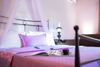 Traditional Family Villas ideal for 15 people, sea view & 3 private pools!