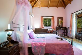 Traditional Family Villas ideal for 15 people, sea view & 3 private pools!