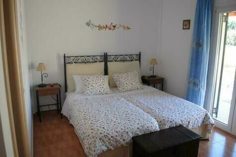 Villa Grecia new modern villa with pool in traditional village in Liapades