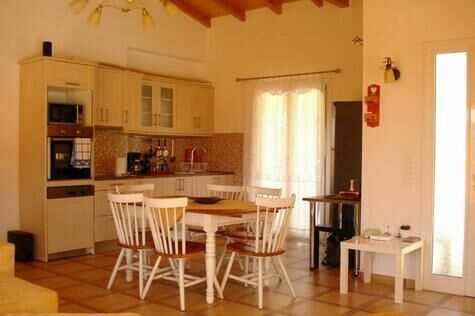 Villa Grecia new modern villa with pool in traditional village in Liapades