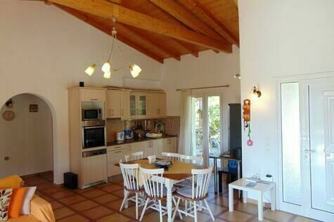 Villa Grecia new modern villa with pool in traditional village in Liapades