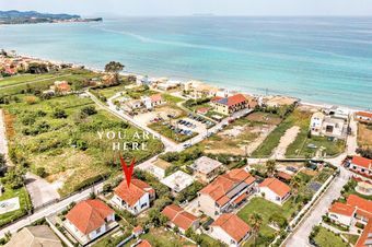 Traditional house in Acharavi with garden close to the sea