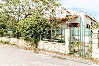 Traditional house in Acharavi with garden close to the sea