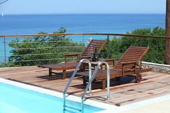 New 5-bedroom villa with private pool and stunning view! BEACHFRONT  