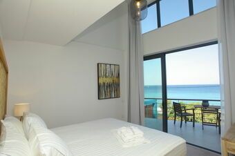 New 5-bedroom villa with private pool and stunning view! BEACHFRONT  