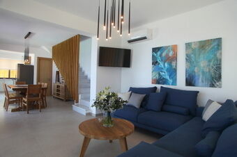 New 5-bedroom villa with private pool and stunning view! BEACHFRONT  