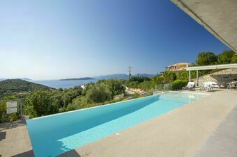 Posidonia , view of Gods & salt water pool!