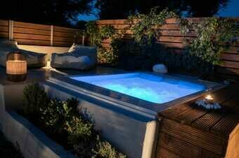  Luxury apartment close to Agios Ioannis beach and to Lefkada town.