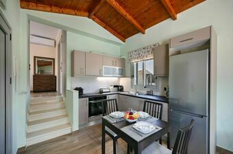 Small Halipoma Villa Tilemahos into Lefkada town &close to Ai Giannis beach