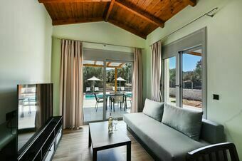 Small Halipoma Villa Tilemahos into Lefkada town &close to Ai Giannis beach