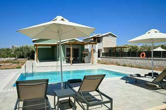 Small Halipoma Villa Tilemahos into Lefkada town &close to Ai Giannis beach