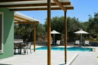 Small Halipoma Villa Tilemahos into Lefkada town &close to Ai Giannis beach