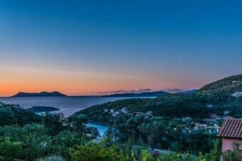 Villa Eleanor, a private villa only 10min walk to Sivota Bay