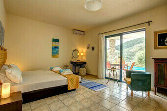 Villa Eleanor, a private villa only 10min walk to Sivota Bay