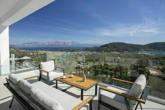 Villa Alexandra - New modern villa with amazing view! 