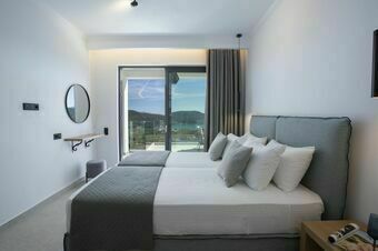 Villa Alexandra - New modern villa with amazing view! 