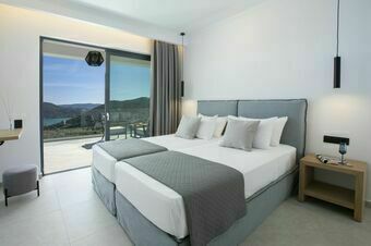 Villa Alexandra - New modern villa with amazing view! 