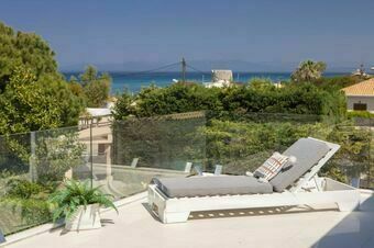 Coastal Chic Luxury Villa La Reina in Ai Giannis Kitesurfers beach paradise