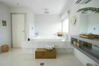 Coastal Chic Luxury Villa La Reina in Ai Giannis Kitesurfers beach paradise