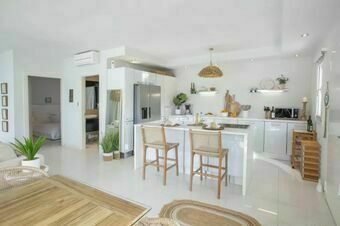 Coastal Chic Luxury Villa La Reina in Ai Giannis Kitesurfers beach paradise