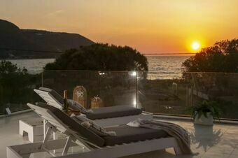 Coastal Chic Luxury Villa La Reina in Ai Giannis Kitesurfers beach paradise