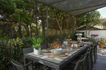 Coastal Chic Luxury Villa La Reina in Ai Giannis Kitesurfers beach paradise
