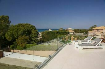 Coastal Chic Luxury Villa La Reina in Ai Giannis Kitesurfers beach paradise