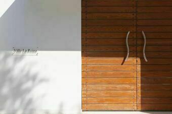 Coastal Chic Luxury Villa La Reina in Ai Giannis Kitesurfers beach paradise