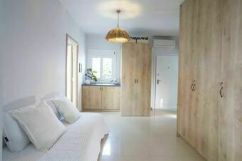 Coastal Chic Luxury Villa La Reina in Ai Giannis Kitesurfers beach paradise