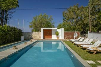 Coastal Chic Luxury Villa La Reina in Ai Giannis Kitesurfers beach paradise
