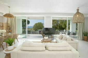 Coastal Chic Luxury Villa La Reina in Ai Giannis Kitesurfers beach paradise
