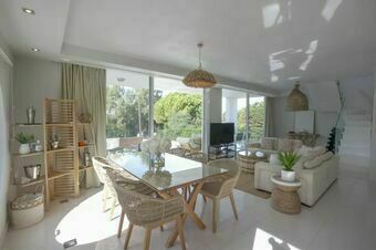 Coastal Chic Luxury Villa La Reina in Ai Giannis Kitesurfers beach paradise