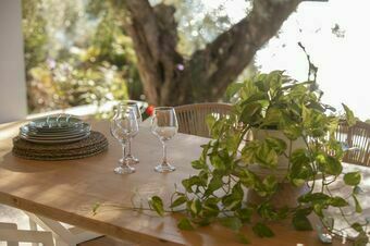 Villa Unalome – Seafront Luxury in the Picturesque Bay of Vlicho