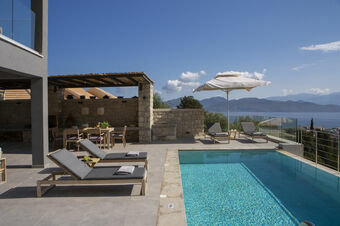 VALAGRON VILLAS near Nikiana and beach