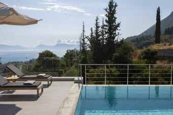 VALAGRON VILLAS near Nikiana and beach