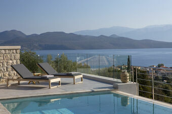 VALAGRON VILLAS near Nikiana and beach
