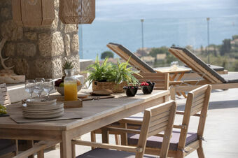 VALAGRON VILLAS near Nikiana and beach