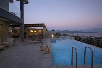 VALAGRON VILLAS near Nikiana and beach