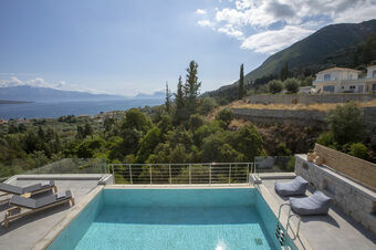 VALAGRON VILLAS near Nikiana and beach