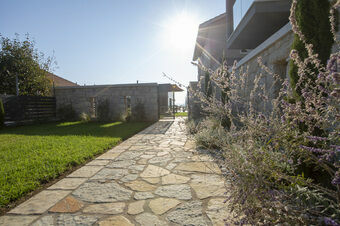 VALAGRON VILLAS near Nikiana and beach