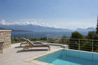 VALAGRON VILLAS near Nikiana and beach