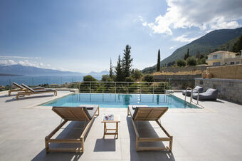 VALAGRON VILLAS near Nikiana and beach