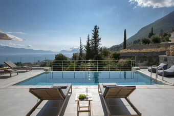 VALAGRON VILLAS near Nikiana and beach