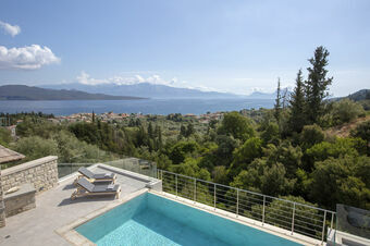 VALAGRON VILLAS near Nikiana and beach