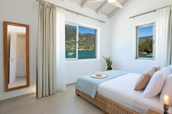 Villa Unalome – Seafront Luxury in the Picturesque Bay of Vlicho
