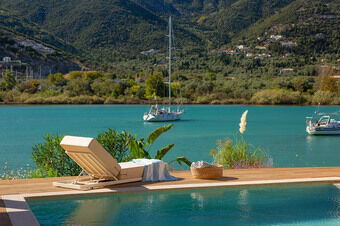 Villa Unalome – Seafront Luxury in the Picturesque Bay of Vlicho