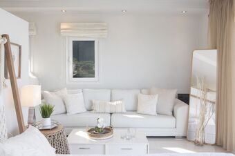 Coastal Chic Luxury Villa La Reina in Ai Giannis Kitesurfers beach paradise
