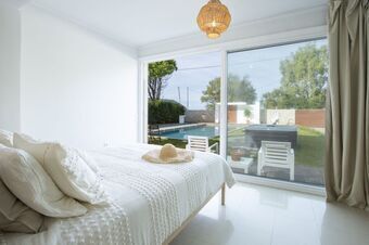 Coastal Chic Luxury Villa La Reina in Ai Giannis Kitesurfers beach paradise